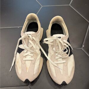 New Balance Cream and Black Women's Sneakers